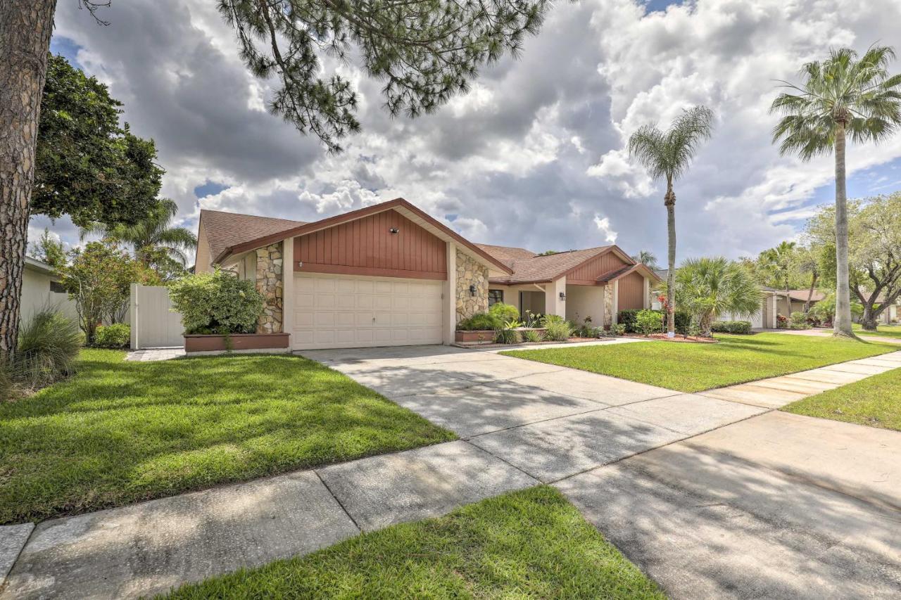 Relaxing Tampa Abode With Screened Lanai And Pool Villa Exterior photo