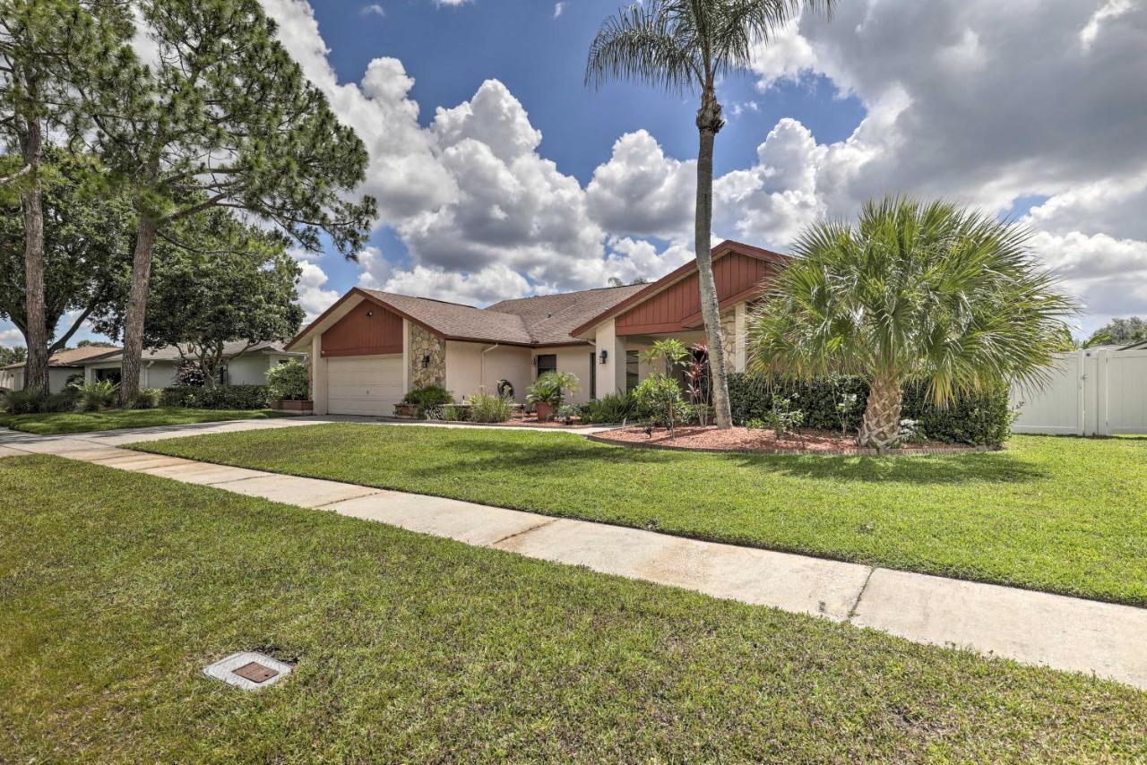 Relaxing Tampa Abode With Screened Lanai And Pool Villa Exterior photo